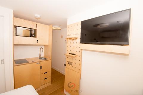 Studio to rent, Philbeach Gardens, Earls Court, London, London  SW5