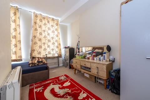 2 bedroom apartment for sale, The Broadway, Crowborough
