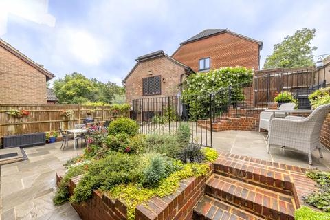 3 bedroom detached house for sale, Oliver Close, Crowborough