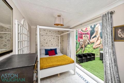 4 bedroom semi-detached house for sale, Eastern Street, Brighton BN2