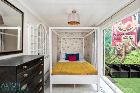 4 bedroom semi-detached house for sale, Eastern Street, Brighton BN2