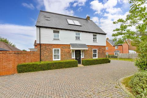 4 bedroom link detached house for sale, Woodman Way, Horley, Surrey