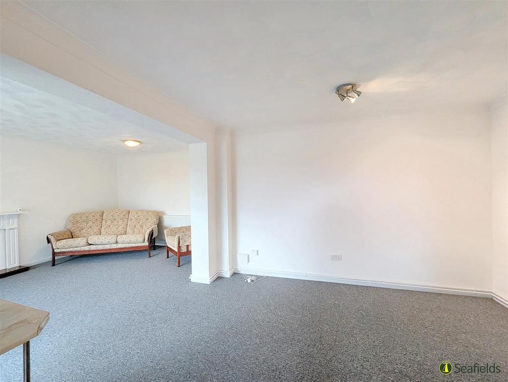 Sitting/Dining Area