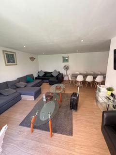 3 bedroom flat to rent, Westferry Road, Canary Wharf E14