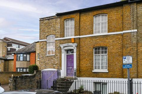 undefined, London E3