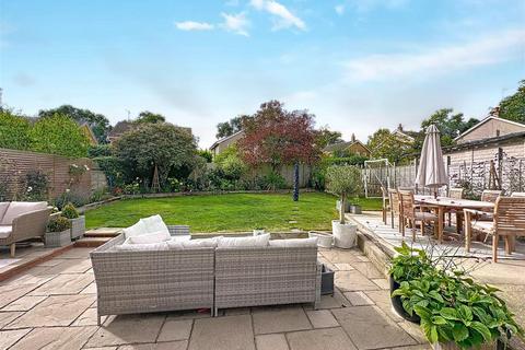 9 Beech Drive, Kenilworth, CV8 2JQ