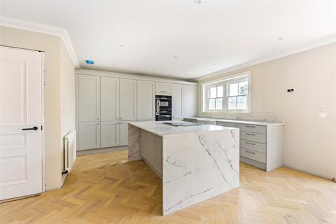 4 bedroom end of terrace house for sale, West Street, Bognor Regis, West Sussex, PO21