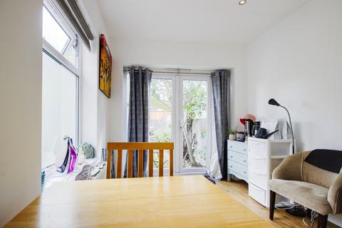 26 Nutfield Road, London, E15 2DG