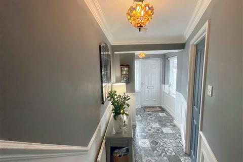 4 bedroom semi-detached house for sale, Cradley Drive, Aston, Sheffield, Rotherham, S26 2FF