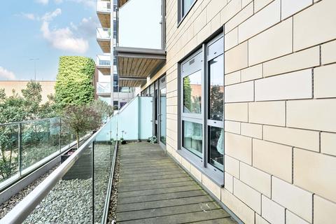 2 bedroom apartment for sale, Longfield Avenue, London