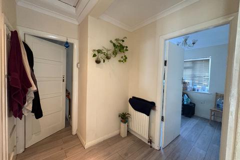 2 bedroom maisonette for sale, Rostrevor Gardens, Southall