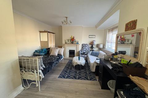 2 bedroom maisonette for sale, Rostrevor Gardens, Southall