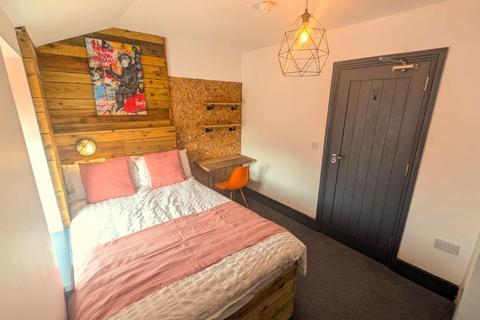 undefined, Room 5