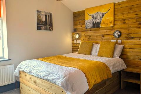1 bedroom in a house share to rent, Room 6