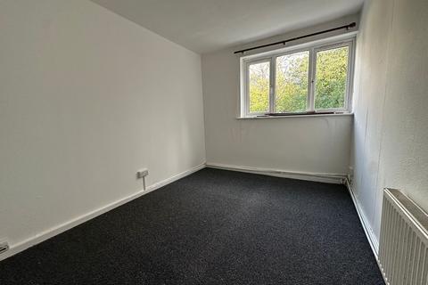 2 bedroom flat to rent, Manor Park E12