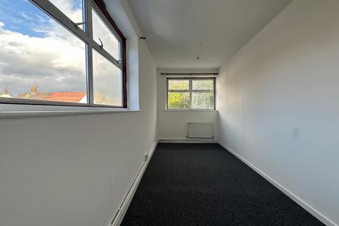 2 bedroom flat to rent, Manor Park E12