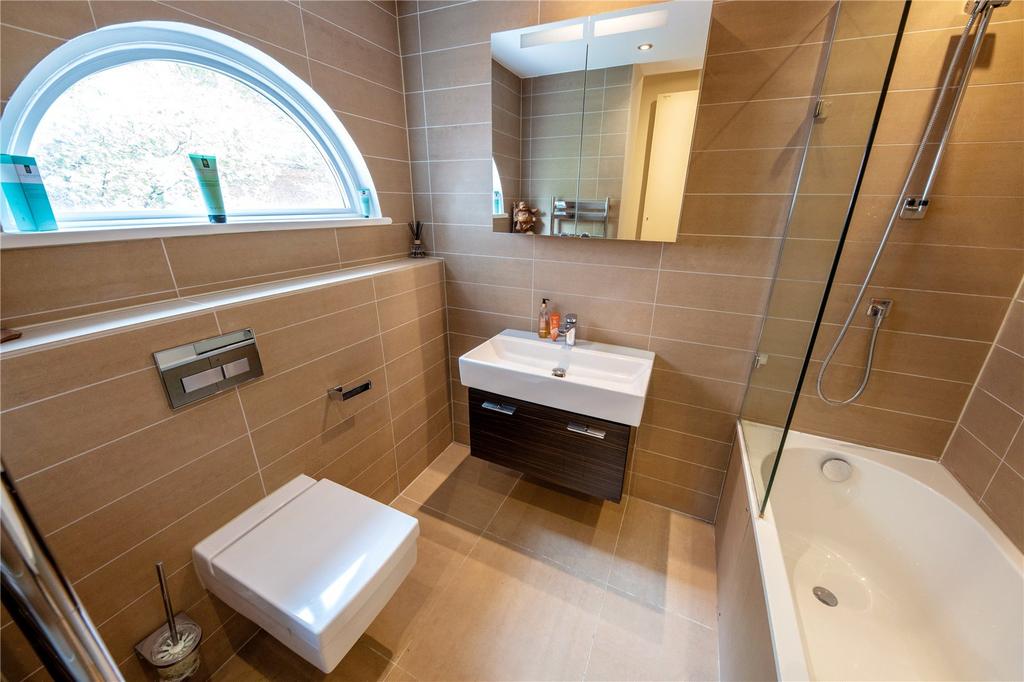 En Suite Bathroom