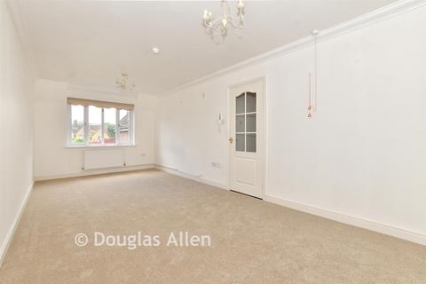 2 bedroom flat for sale, Gidea Lodge, Romford RM2