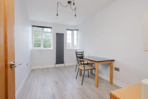 3 bedroom maisonette for sale, Coombe Lane, London SW20