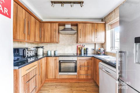3 bedroom terraced house for sale, Pembroke Road,, London, N13