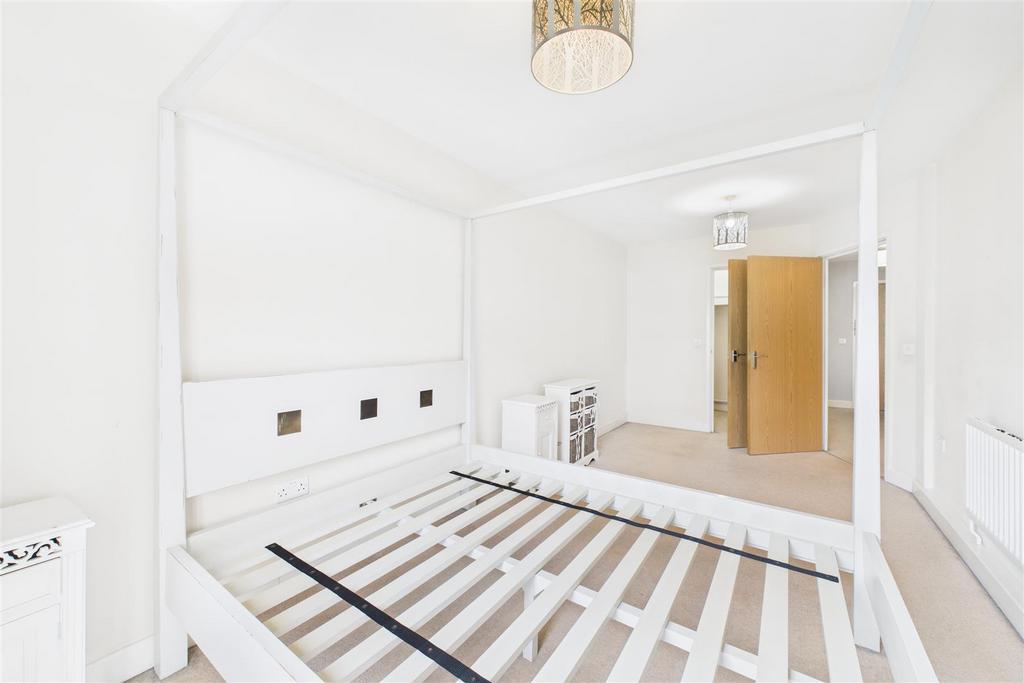 CAM01799 G0-PR0163-STILL007.jpg