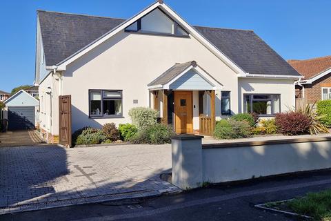 undefined, York Avenue, New Milton, Hampshire. BH25 6BT