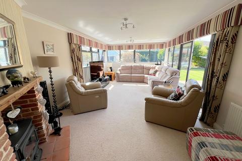 undefined, York Avenue, New Milton, Hampshire. BH25 6BT