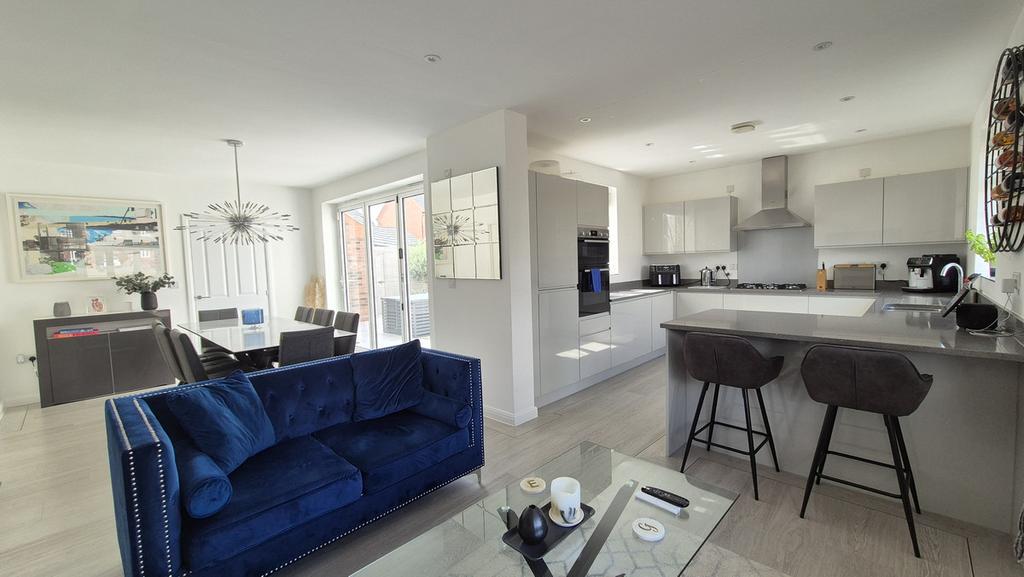 Open Plan Living/Kitchen/Diner