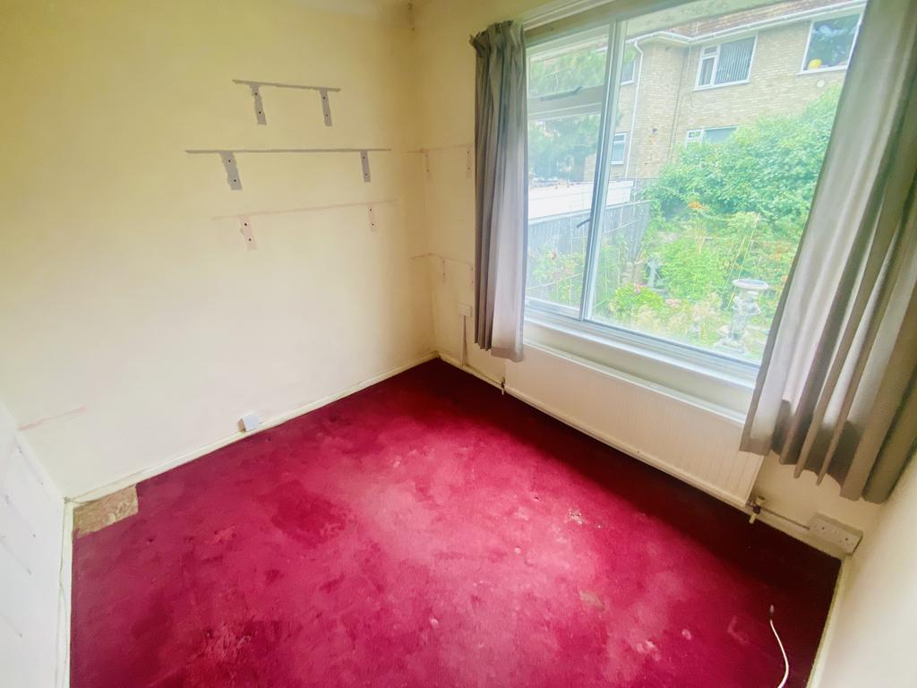 Alexandra bedroom 2