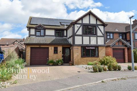 4 bedroom detached house for sale, Hewitt Road, Ramsey, CO12