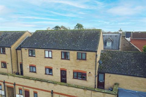 3 bedroom maisonette for sale, White Hart Court, St. Ives
