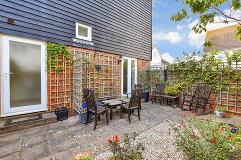 3 bedroom semi-detached house for sale, Newmans Close, Hythe CT21