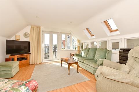 3 bedroom semi-detached house for sale, Newmans Close, Hythe CT21