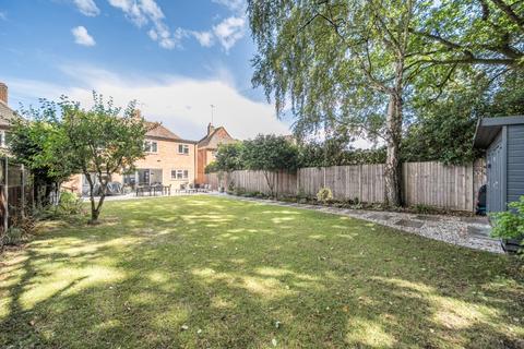 5 bedroom detached house to rent, Pyrford, Surrey, GU22