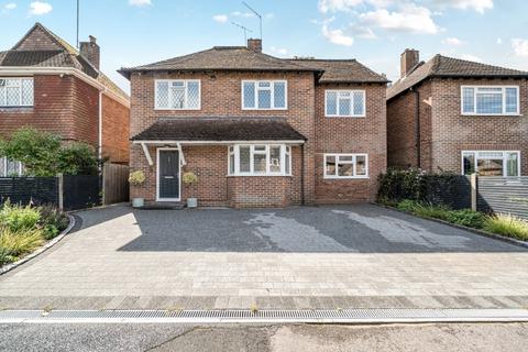 5 bedroom detached house to rent, Pyrford, Surrey, GU22