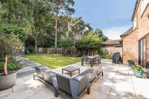 5 bedroom detached house to rent, Pyrford, Surrey, GU22