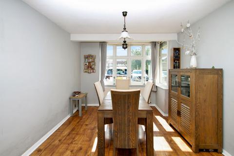 3 bedroom terraced house for sale, Clunas Gardens, Romford RM2