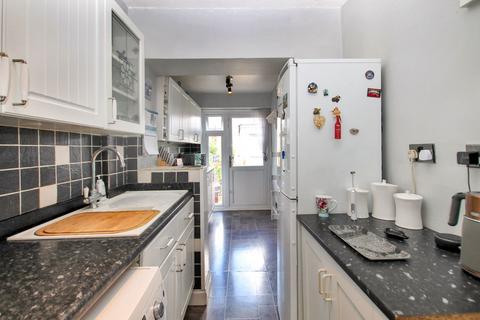 3 bedroom terraced house for sale, Clunas Gardens, Romford RM2