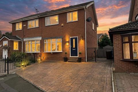 Oval Drive, Dukinfield, SK16 4XB