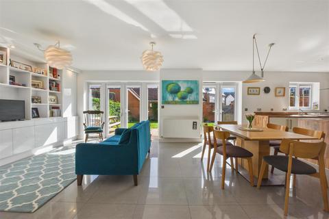 5 bedroom detached house for sale, Clarence Way, Kings Hill, ME10 4QT