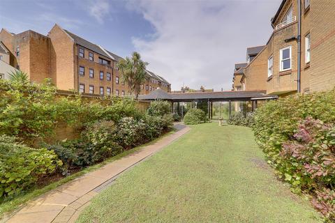 1 bedroom retirement property for sale, Western Place, Worthing BN11