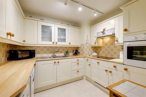 1 bedroom retirement property for sale, Western Place, Worthing BN11