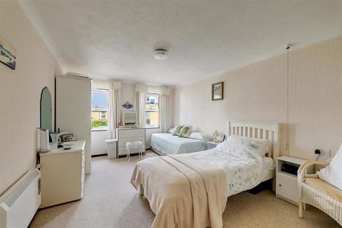 1 bedroom retirement property for sale, Western Place, Worthing BN11