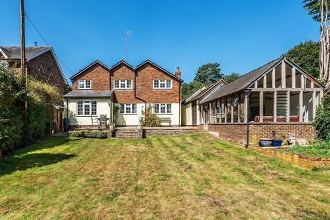 4 bedroom detached house for sale, Heath Lane, Albury, Guildford, Surrey, GU5