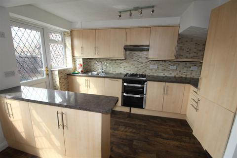 3 bedroom semi-detached house to rent, Buchanan Court, Borehamwood WD6