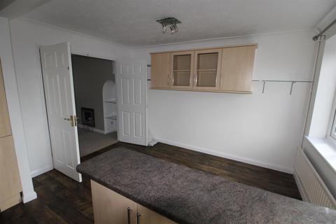 3 bedroom semi-detached house to rent, Buchanan Court, Borehamwood WD6