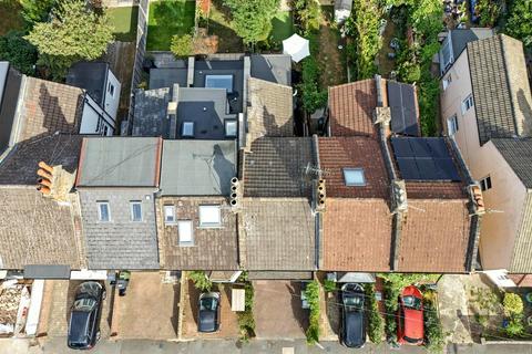 3 bedroom house for sale, Peel Road, London