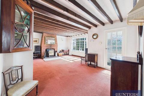 3 bedroom detached house for sale, West Street, Muston