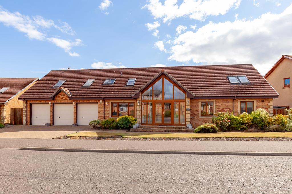11 Craigfoot Walk, Kirkcaldy, KY1 1GA 5 bed detached house - £600,000