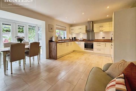 4 bedroom detached house for sale, Hazelwood Drive, Barnsley